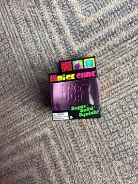 NeeDoh Nice Cube Purple Super Solid Squish NEW